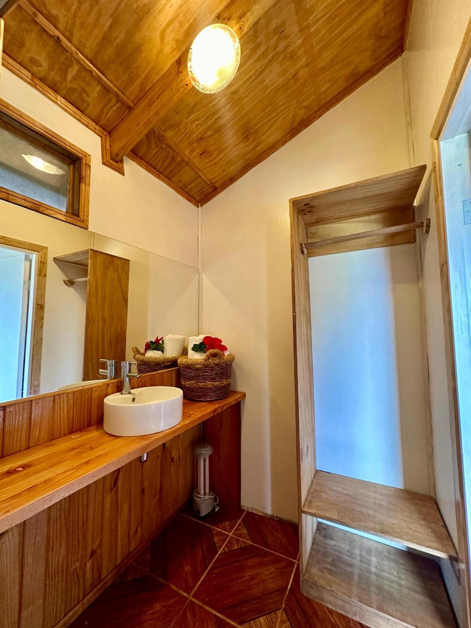 Paraiso Sunset Bungalows Hanga Roa Exterior photo